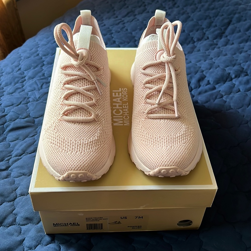 Bodie Trainer -Soft stretch knit EUC